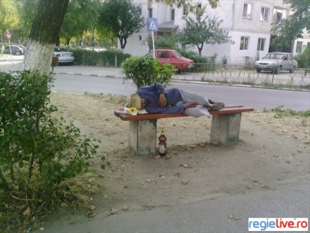 Dupa o zi de munca tragi un pui de somn...E normal :))=)))